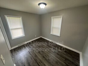 8409 E 111 St in Kansas City, MO - Building Photo - Building Photo