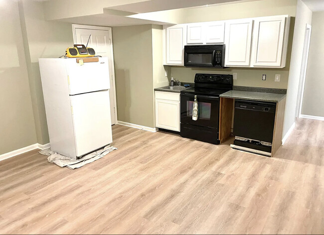 14212 Northwyn Dr, Unit B in Silver Spring, MD - Building Photo - Building Photo