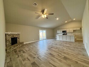 609 6th Ave SW in Gravette, AR - Building Photo - Building Photo