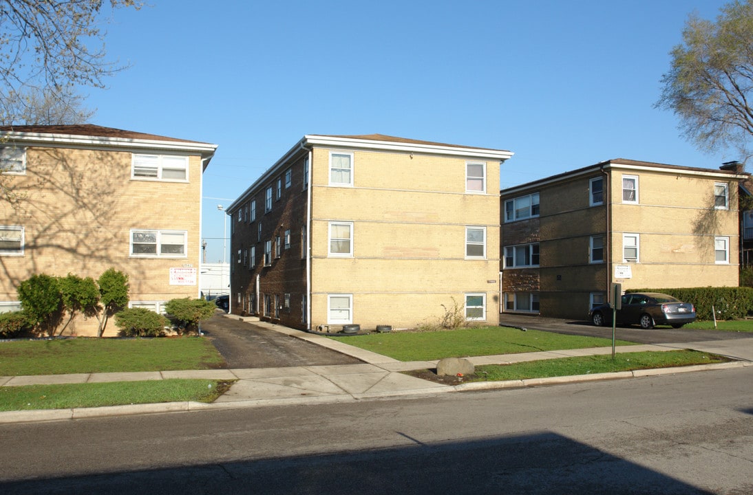 1946 N 19th Ave in Melrose Park, IL - Building Photo