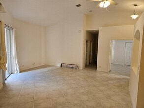 5845 Eagle Cay Cir in Coconut Creek, FL - Building Photo - Building Photo