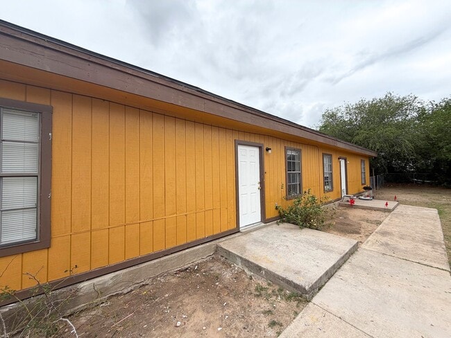 1918 N Smith Ave, Unit 1