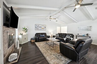 7614 Braesview Ln in Houston, TX - Building Photo