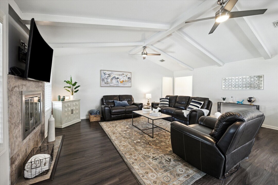 7614 Braesview Ln in Houston, TX - Building Photo