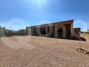 9398 E Desert Milkweed Ct in Corona De Tucson, AZ - Foto de edificio - Building Photo