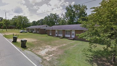 Santa Claus Apartments in Lyons, GA - Building Photo - Other