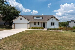 22206 Briarcliff Dr in Briarcliff, TX - Building Photo