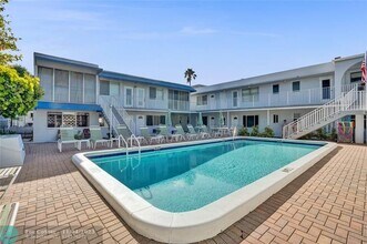 4228 N Ocean Dr, Unit 15 in Lauderdale-by-the-Sea, FL - Building Photo - Building Photo