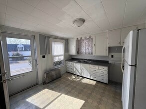 38 Jefferson St in Laconia, NH - Building Photo - Building Photo