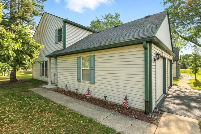 2621 Wingate Ct in Aurora, IL - Building Photo - Building Photo