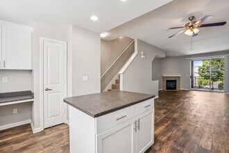 Azure Apartment Homes in Petaluma, CA - Building Photo - Building Photo