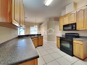 11525 Andy Dr in Riverview, FL - Foto de edificio - Building Photo