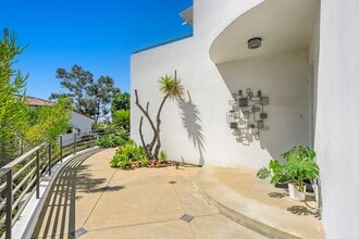 2700 Barnson Pl in San Diego, CA - Building Photo - Building Photo