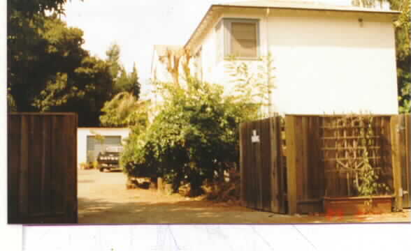 610 Circle Dr in East Palo Alto, CA - Foto de edificio - Building Photo