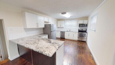 153 E Maynard Ave in Columbus, OH - Building Photo - Building Photo