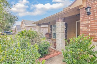 6446 Capridge Dr in Houston, TX - Building Photo - Building Photo