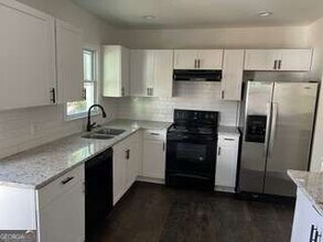 2158 Beecher Rd SW in Atlanta, GA - Building Photo - Building Photo