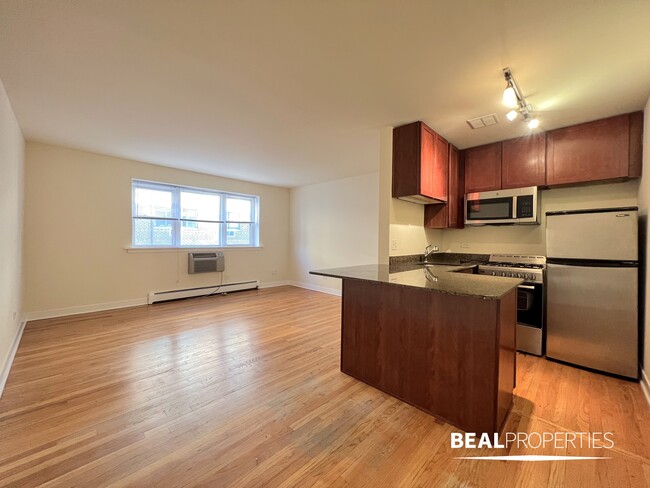 property at 626 W Wrightwood Ave