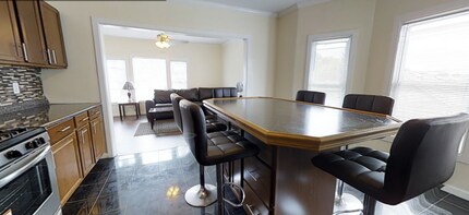 323 Lexington Ave, Unit 1 in Syracuse, NY - Building Photo - Building Photo