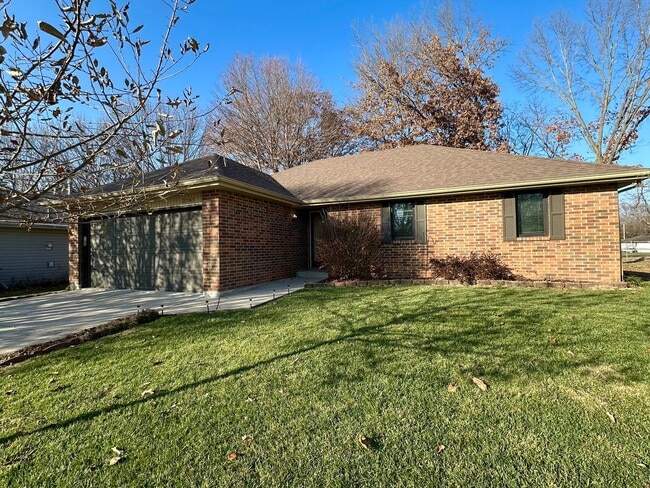 2765 E Verona St in Springfield, MO - Building Photo - Building Photo