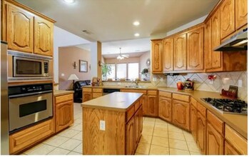 3163 Guadaloupe in Grand Prairie, TX - Building Photo - Building Photo