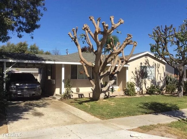 3363 W 132nd St, Unit Front House in Hawthorne, CA - Building Photo - Building Photo