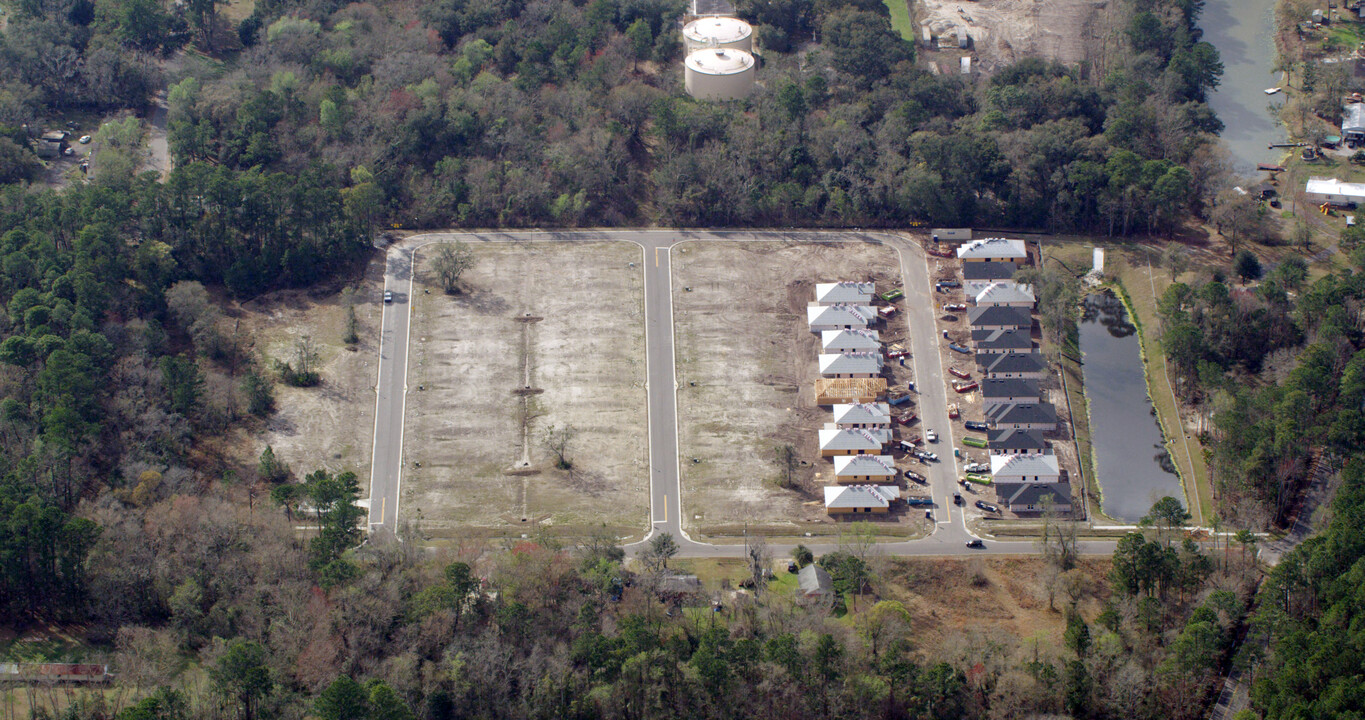 Natural Park Estates in Jacksonville, FL - Building Photo