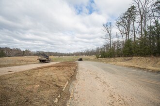 Dulles Toll Rd in Dulles, VA - Building Photo - Building Photo