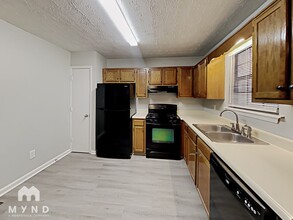 2682 Winding Creek Dr in Lithia Springs, GA - Building Photo - Building Photo