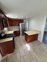 134 Scranton Ave in Lynbrook, NY - Building Photo - Building Photo