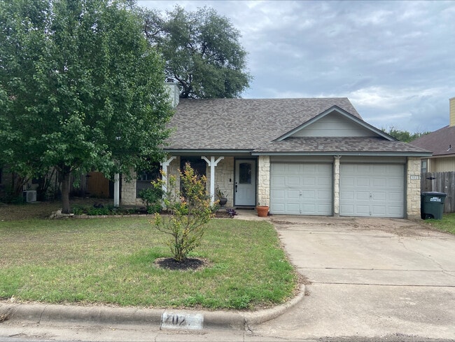 702 Spring Hollow Dr in Leander, TX - Foto de edificio - Building Photo