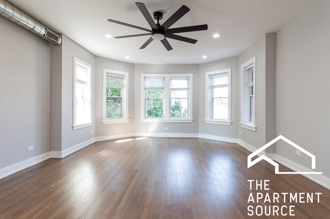 property at 2641 W Carmen Ave