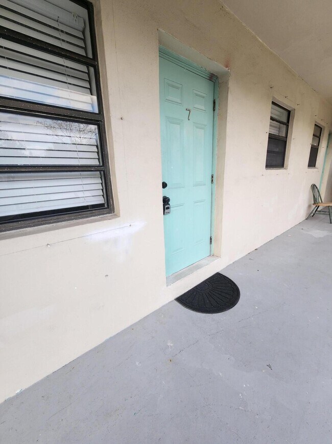 321 N K St-Unit -7 in Lake Worth Beach, FL - Building Photo - Building Photo