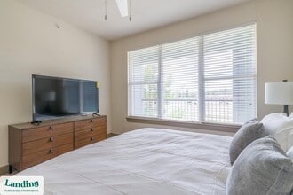 300 Enclave Dr, Unit 3119 in Conroe, TX - Foto de edificio - Building Photo