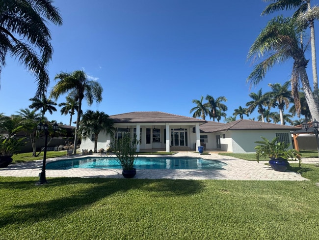 10840 SW 139th Rd in Miami, FL - Building Photo - Building Photo