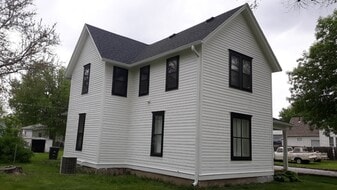1318 W 4th St in Hastings, NE - Building Photo