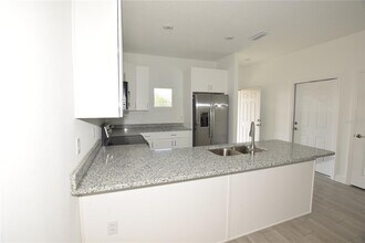 460 Lake Shore Pkwy in Davenport, FL - Building Photo - Building Photo