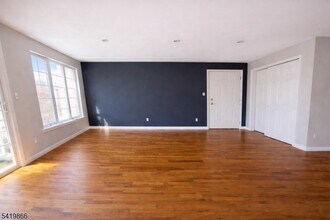 231 N 12th St, Unit 2 in Newark, NJ - Building Photo - Building Photo