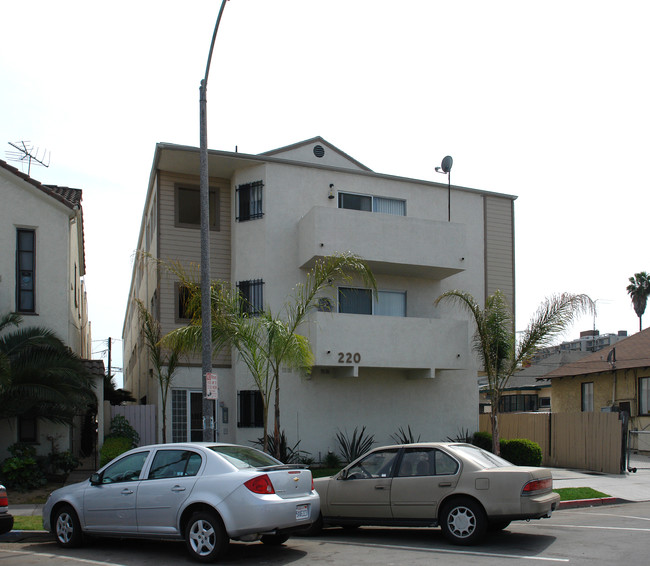 Twelve Street Apartments in Long Beach, CA - Foto de edificio - Building Photo