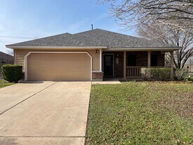 320 Patton Ln in Bastrop, TX - Building Photo
