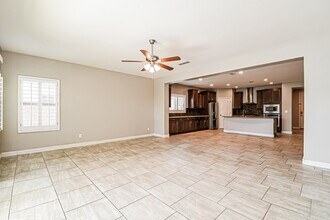 10843 Thatcher Ave in Mesa, AZ - Foto de edificio - Building Photo