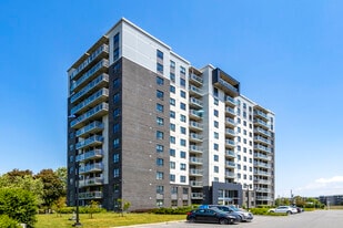 7620 Marie-Victorin in Brossard, QC - Building Photo