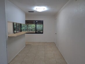 2002 NE 15th Ter in Gainesville, FL - Foto de edificio - Building Photo