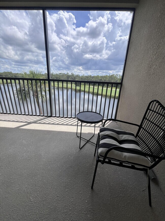 17520 Gawthrop Dr, Unit #403 in Bradenton, FL - Building Photo - Building Photo