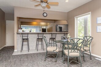 Woodridge Apartments in Omaha, NE - Building Photo - Building Photo
