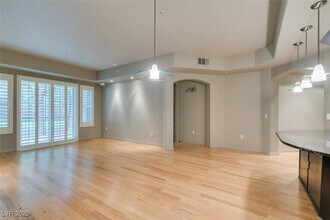 56 E Serene Ave, Unit 124 in Las Vegas, NV - Building Photo - Building Photo
