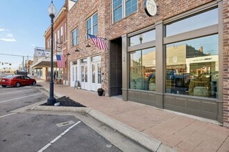 120 N Main St in Ashland City, TN - Building Photo - Building Photo