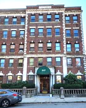 247 Chestnut Hill Ave, Unit 2 in Boston, MA - Foto de edificio