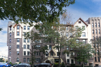 7101 Shore Rd in Brooklyn, NY - Foto de edificio - Building Photo