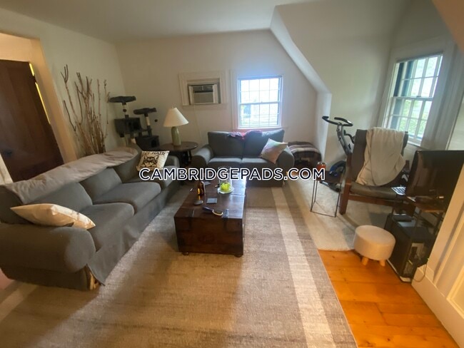 115 Upland Rd, Unit 3 in Cambridge, MA - Building Photo - Building Photo
